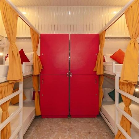Madpackers Amritsar Bunks, Rooms, & Community Екстериор снимка