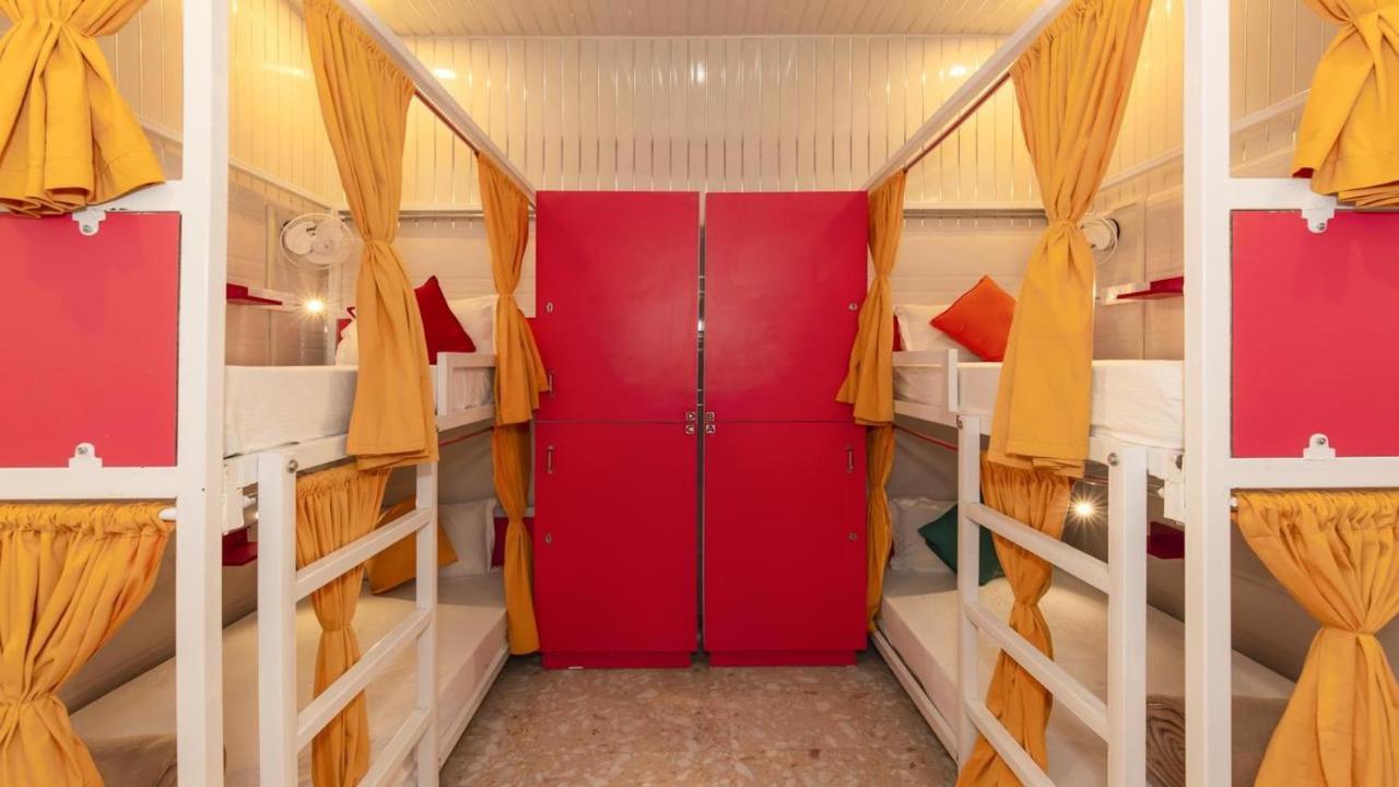 Madpackers Amritsar Bunks, Rooms, & Community Екстериор снимка